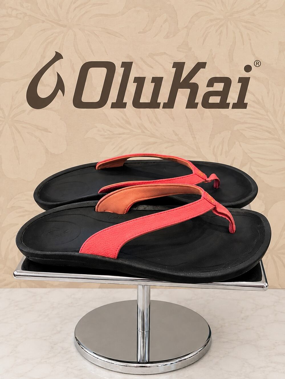 OluKai Kulapa Kai Coral Black Thong Flip Flop Sandals Women’s Size 9